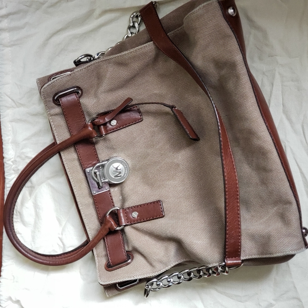 Authentic Michael Kors Handbag With Should - image 8